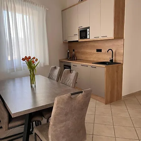 Oleander Apartment *